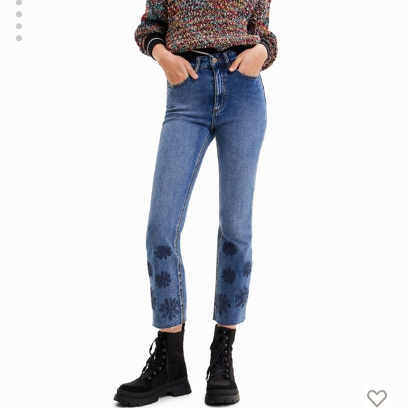 Desigual NWT Flared Floral Cala Cropped Jeans Boho 4 - Picture 3 of 9